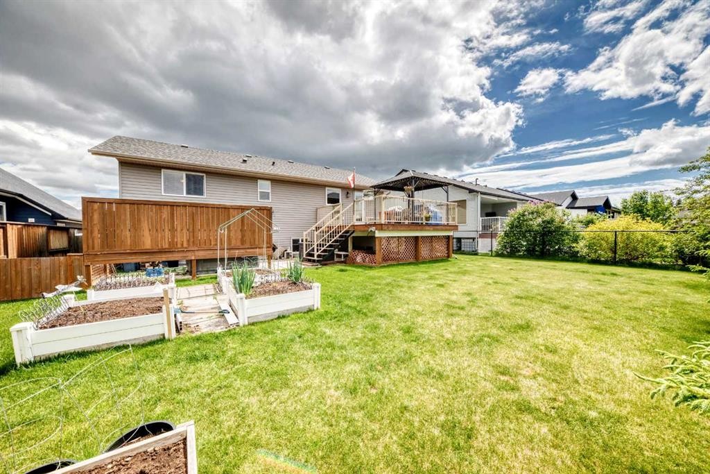 45 Vantage Crescent, Olds, AB