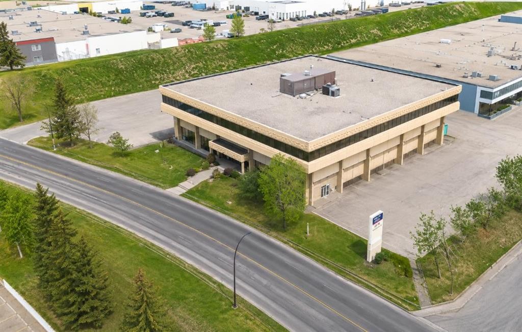 3016 5 Avenue Ne, Calgary, AB