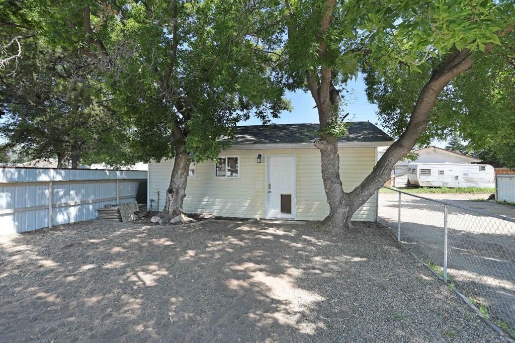 52 Marshall Drive West, Brooks, AB