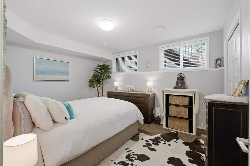 4 Golden Crescent, Red Deer, AB - Indoor Photo Showing Bedroom