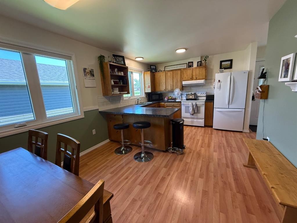 422 15 Street E, Drumheller, AB - Indoor Photo Showing Other Room