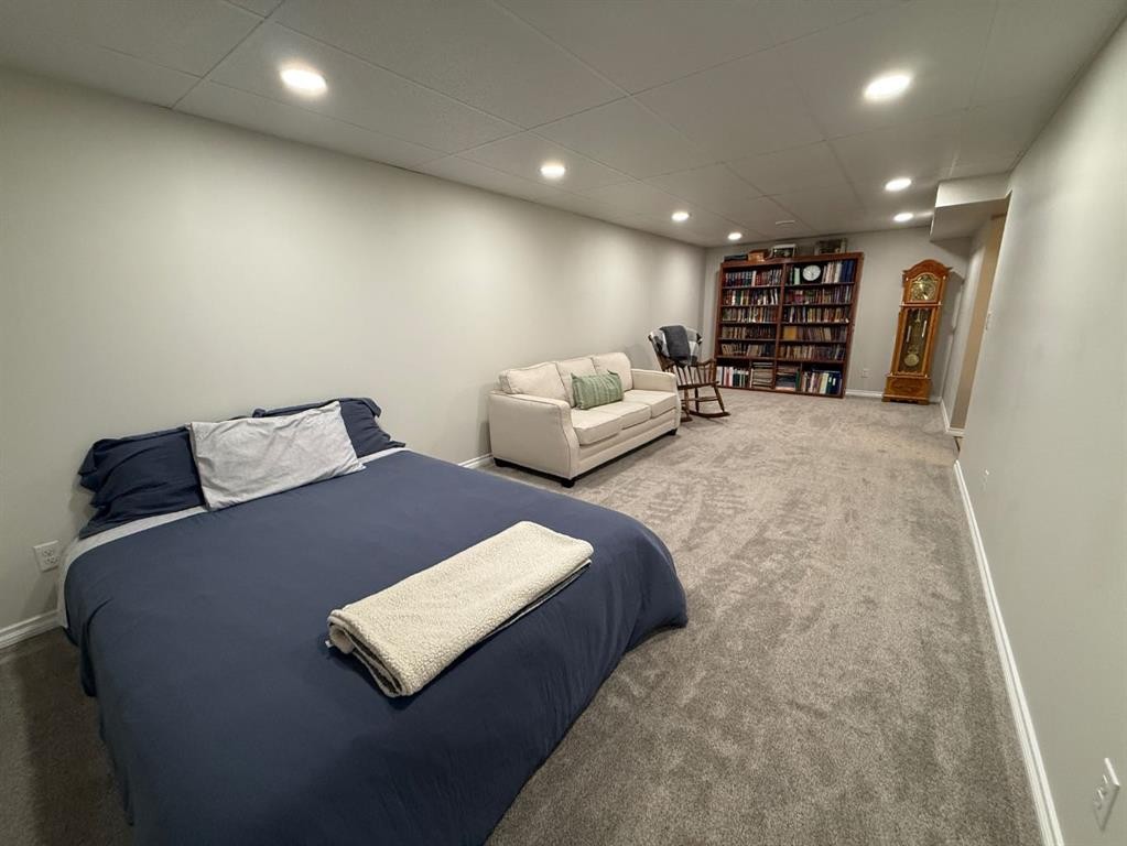 422 15 Street E, Drumheller, AB - Indoor