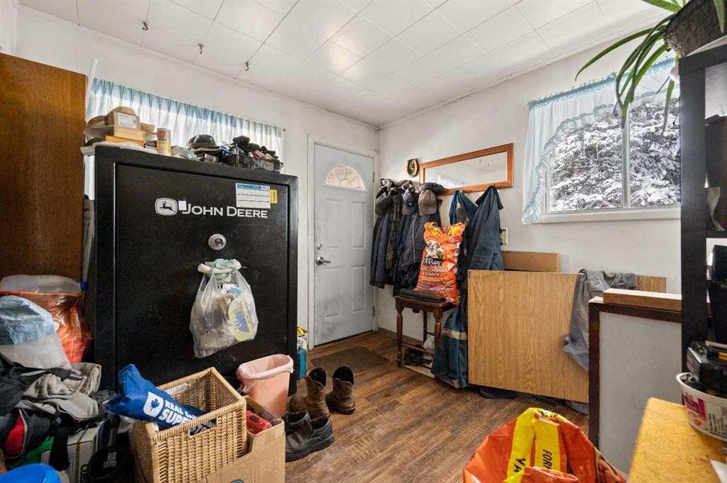 32446 Range Road 62, Rural Mountain View County, AB - Indoor Photo Showing Other Room