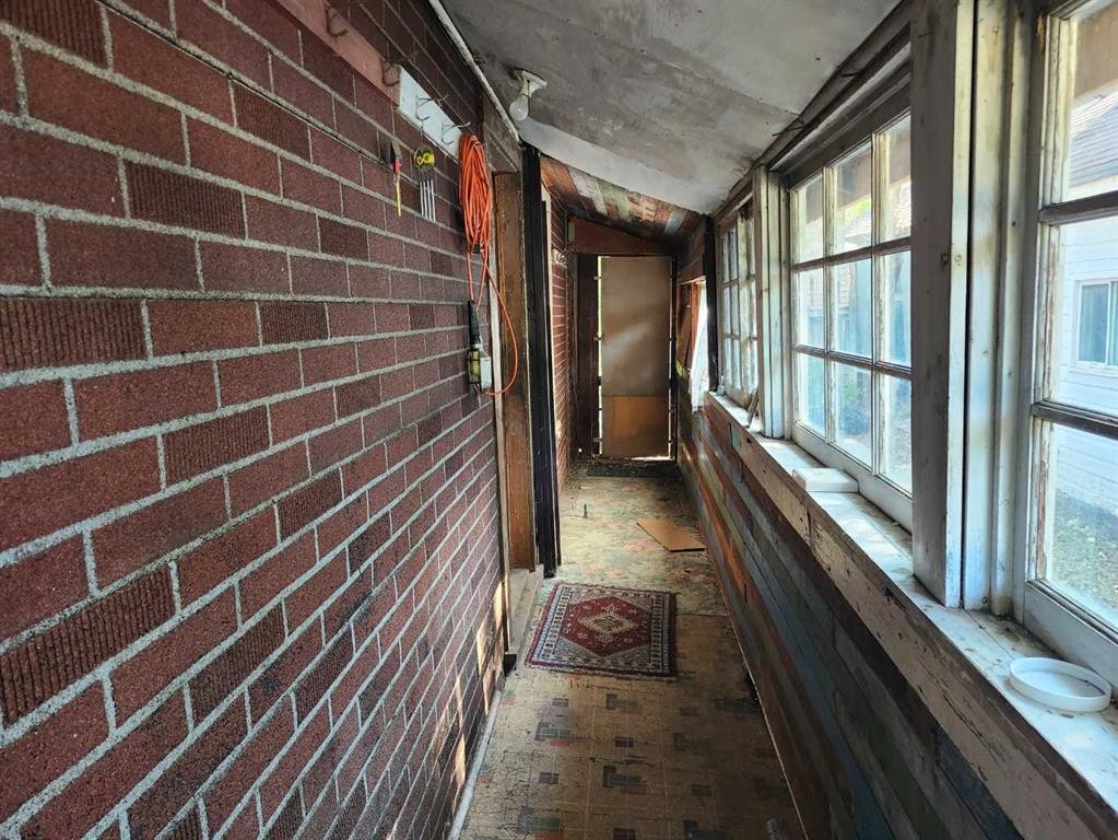 244 2 Avenue, Drumheller, AB - Indoor Photo Showing Other Room