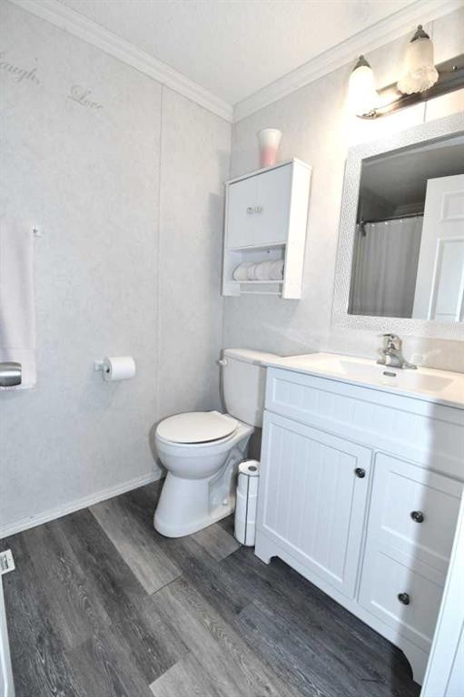 53 Maple Drive West, Brooks, AB