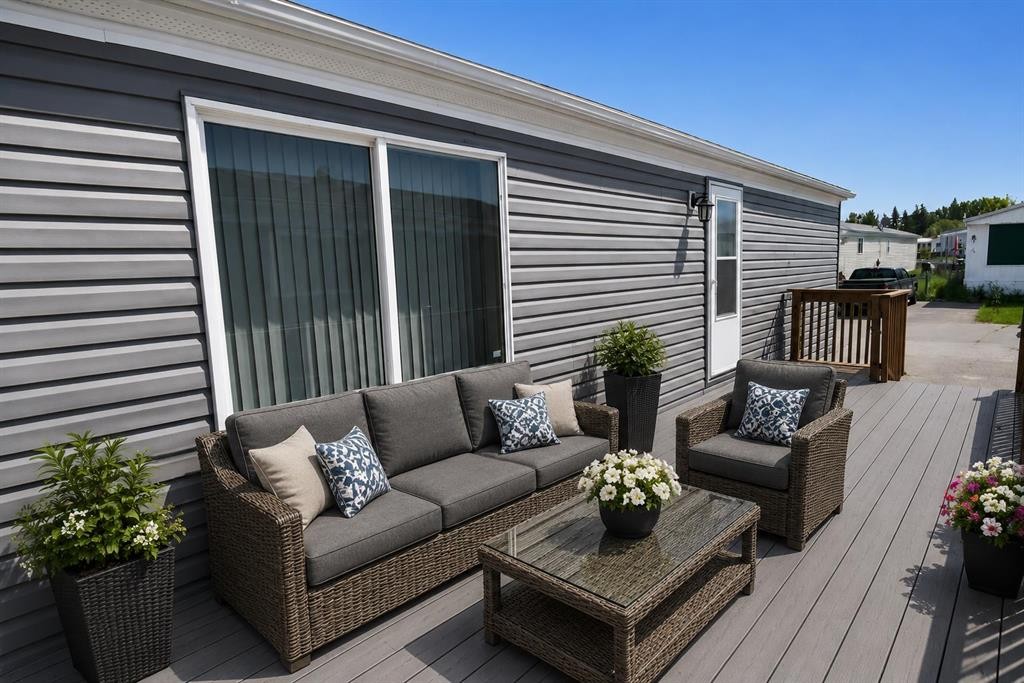 53 Maple Drive West, Brooks, AB