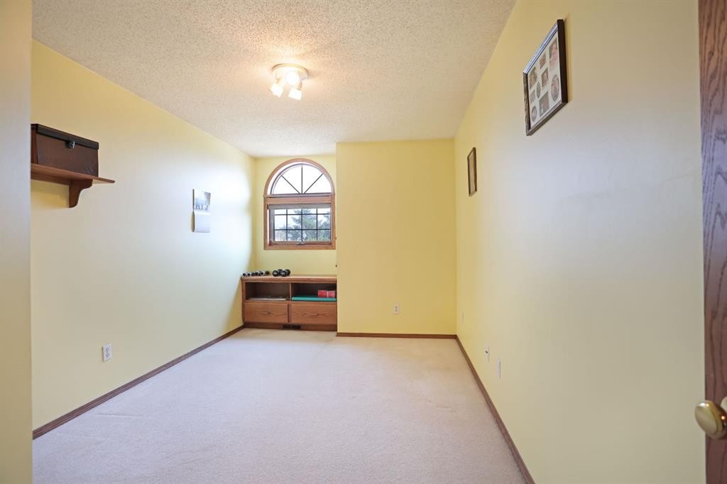 35 Parkland Close East, Brooks, AB - Indoor Photo Showing Other Room