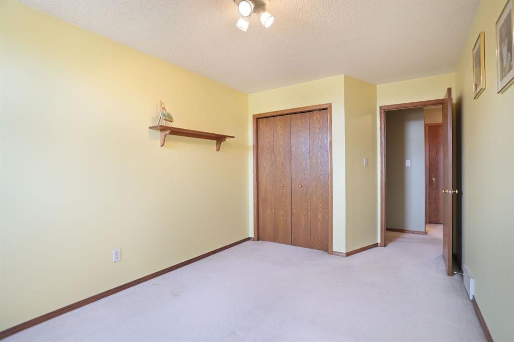 35 Parkland Close East, Brooks, AB - Indoor Photo Showing Other Room