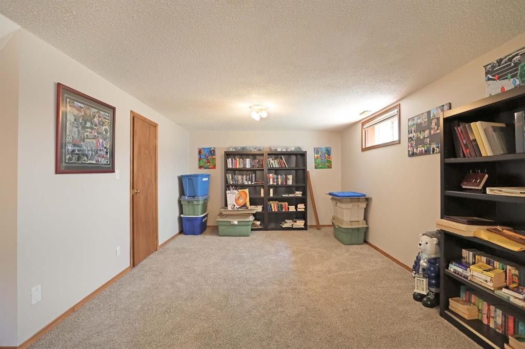 35 Parkland Close East, Brooks, AB - Indoor Photo Showing Other Room