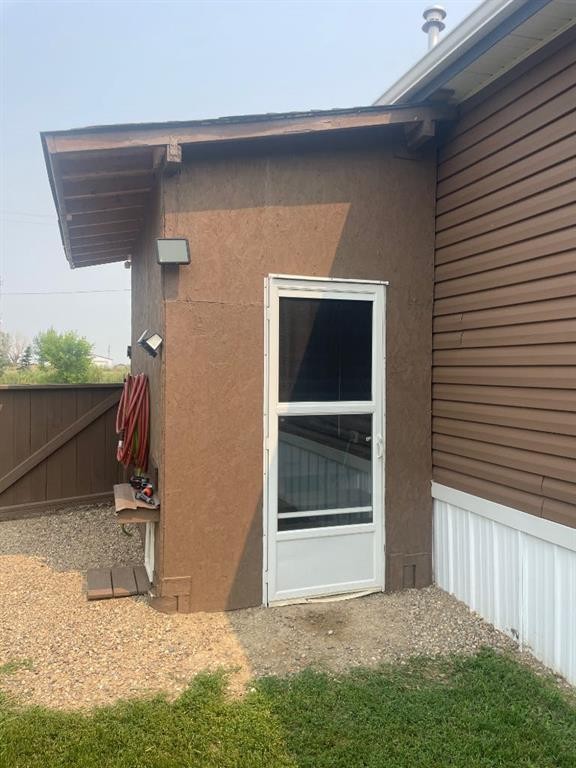 92 Railway Avenue, Rosemary, AB - Outdoor With Exterior
