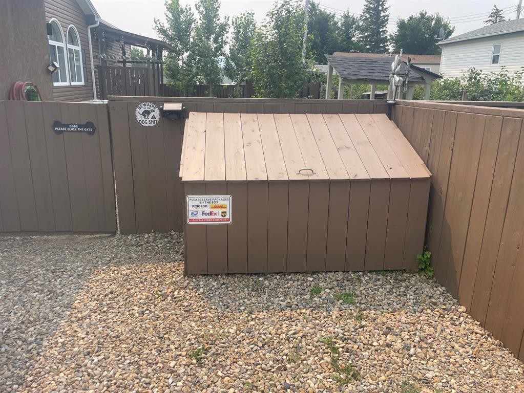 92 Railway Avenue, Rosemary, AB - Outdoor