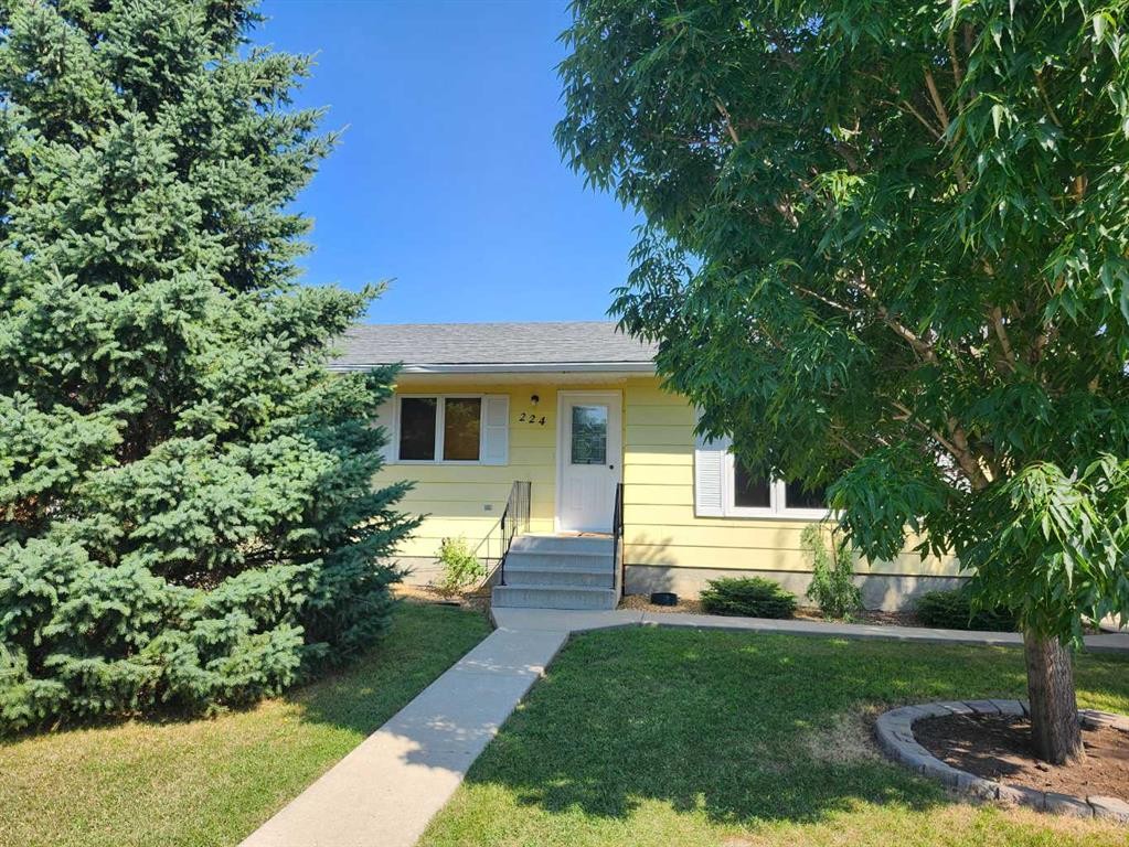 224 2 Street, Drumheller, AB - Outdoor