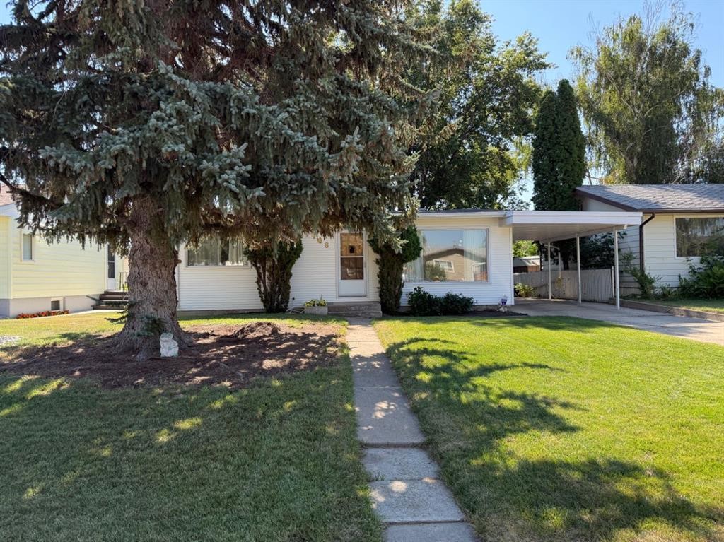 408 8 Street E, Drumheller, AB - Outdoor