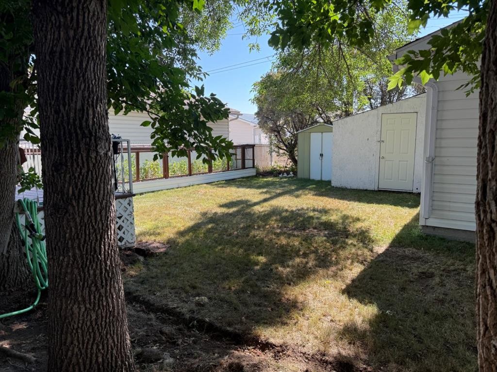 408 8 Street E, Drumheller, AB - Outdoor