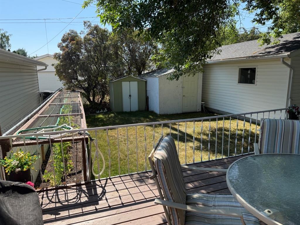 408 8 Street E, Drumheller, AB - Outdoor With Exterior