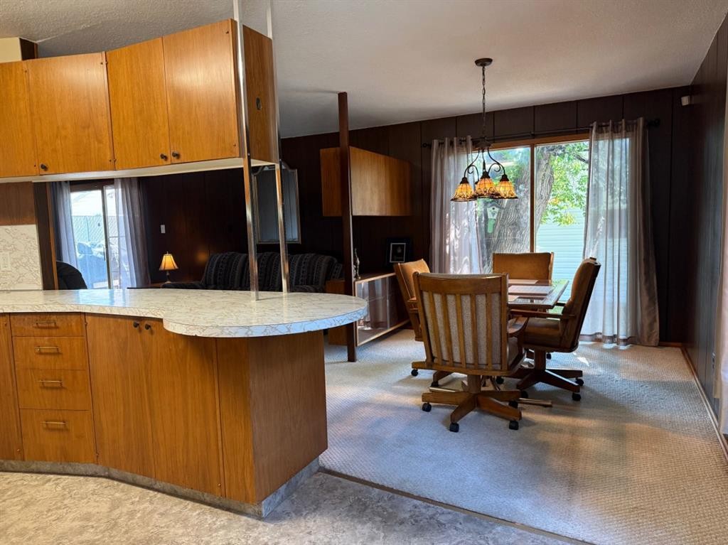 408 8 Street E, Drumheller, AB - Indoor