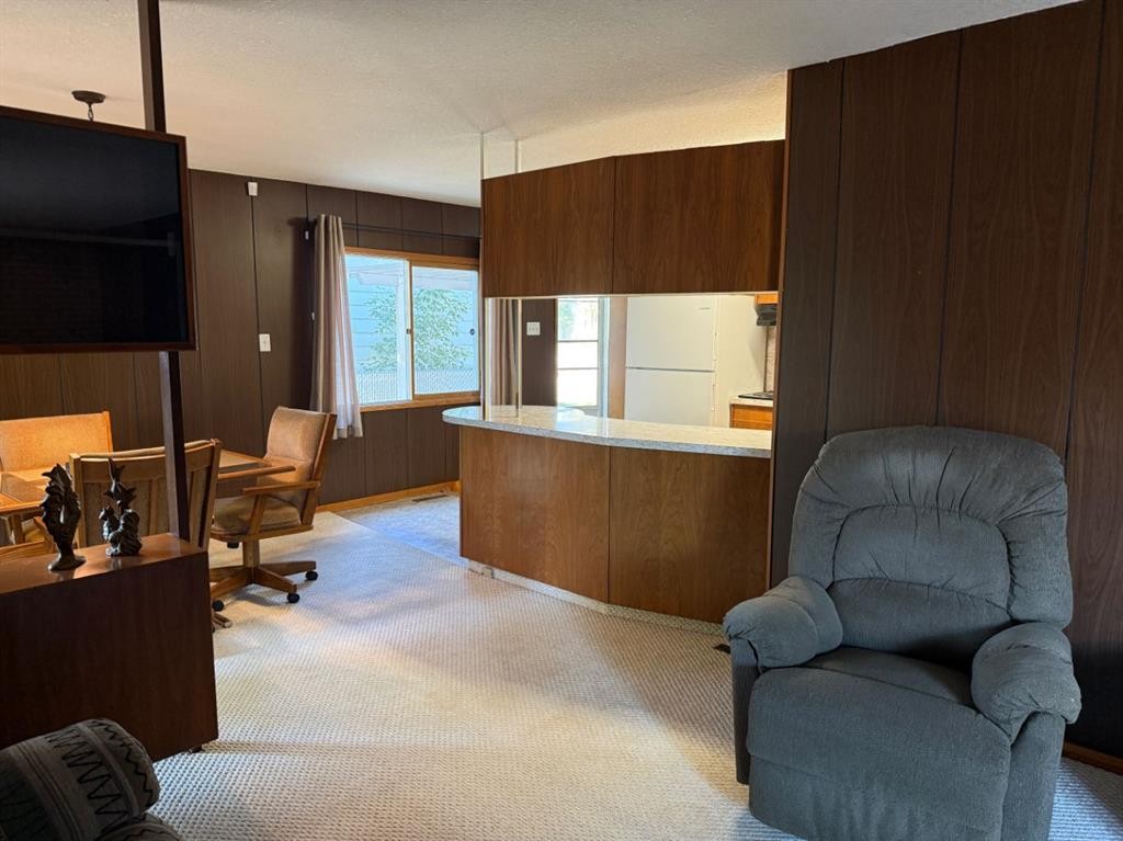 408 8 Street E, Drumheller, AB - Indoor Photo Showing Other Room