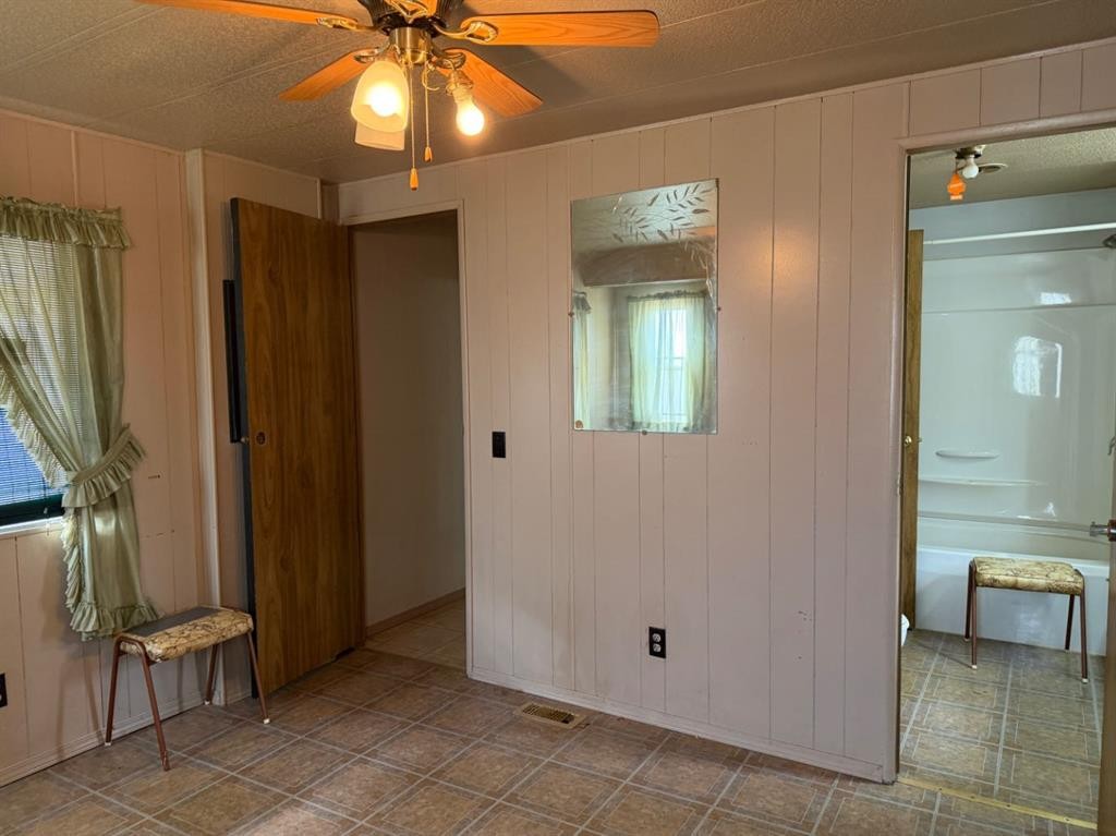 171 2 Avenue, Drumheller, AB - Indoor Photo Showing Other Room