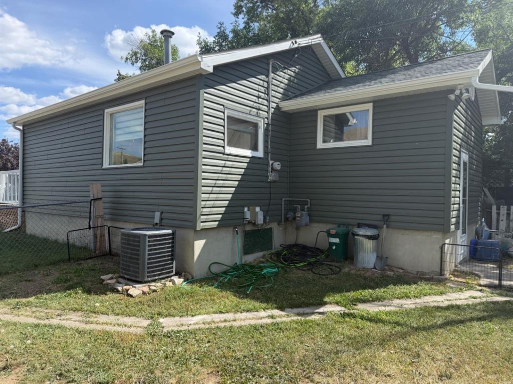 97 Villa Street, Drumheller, AB - Outdoor With Exterior