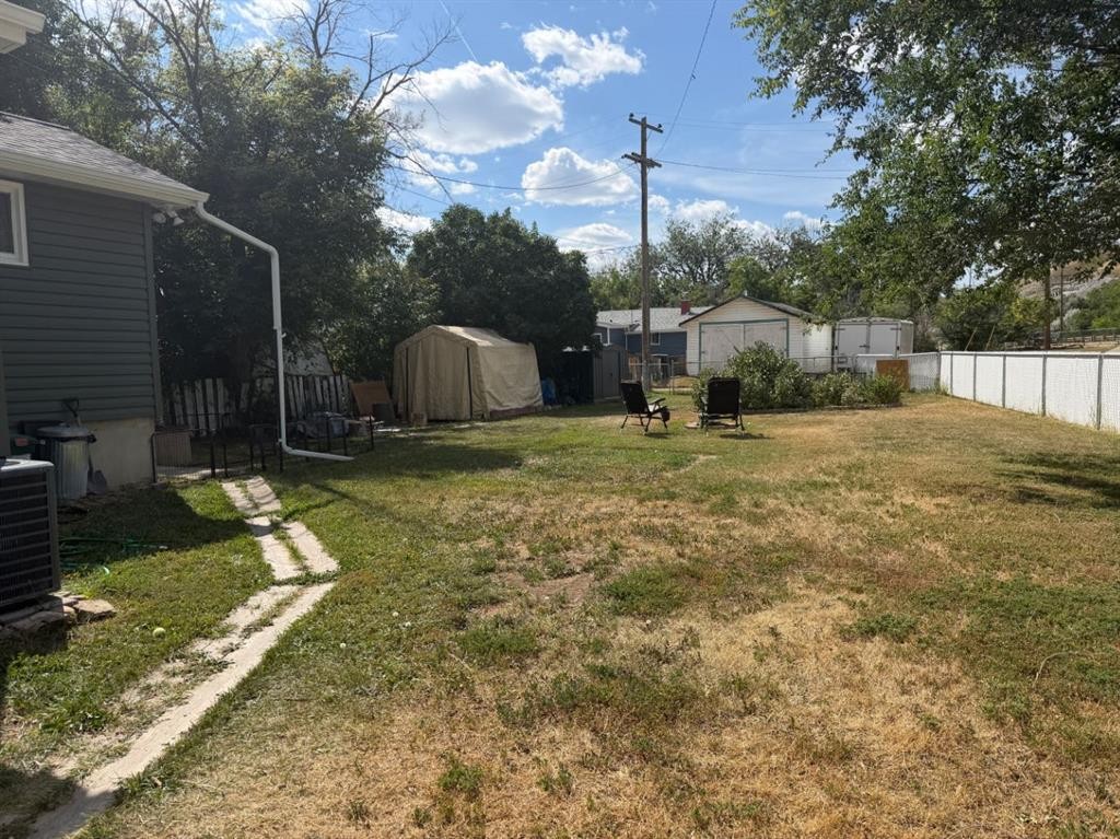 97 Villa Street, Drumheller, AB - Outdoor