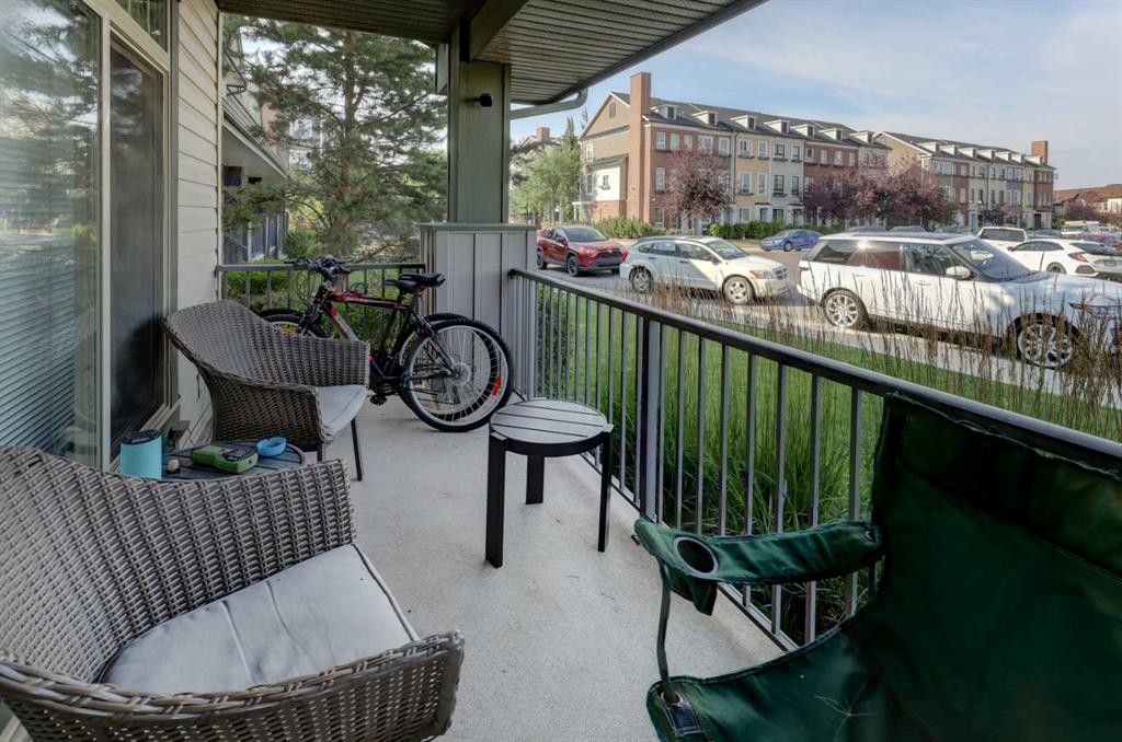 131 Copperpond Common Se, Calgary, AB - Outdoor With Exterior