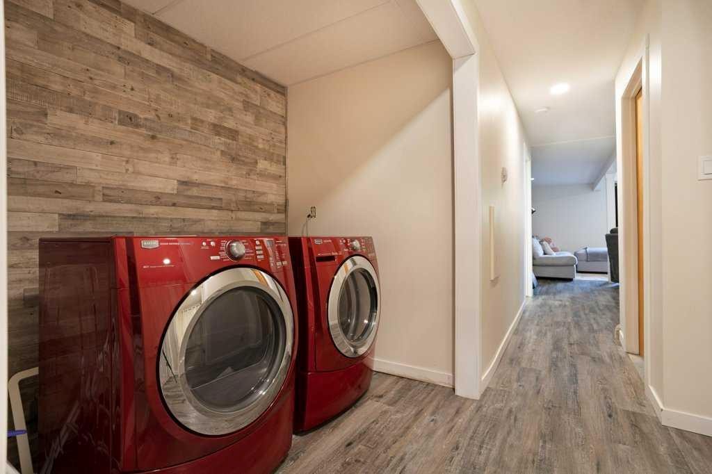 11 10 Street West, Brooks, AB - Indoor Photo Showing Laundry Room