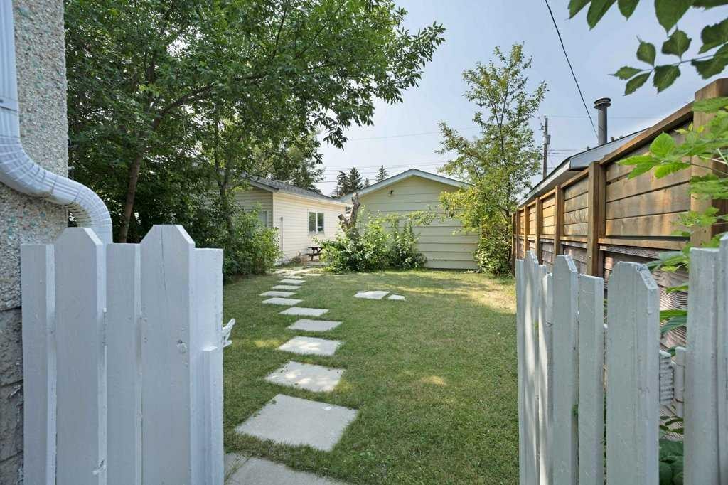 11 10 Street West, Brooks, AB - Outdoor