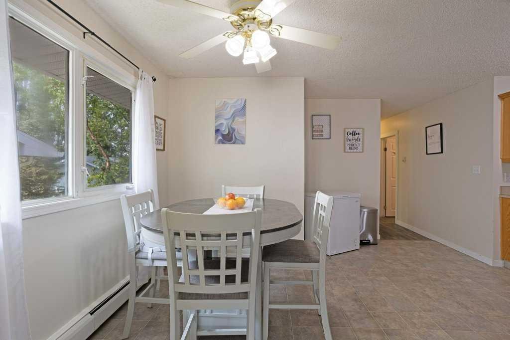 11 10 Street West, Brooks, AB - Indoor Photo Showing Dining Room