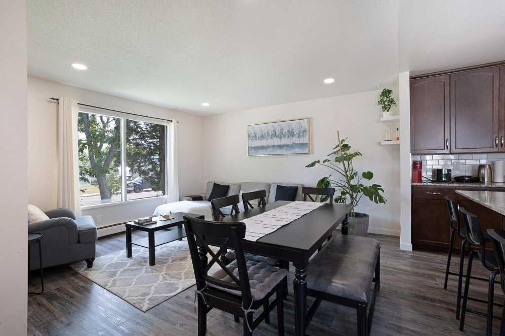 11 10 Street West, Brooks, AB - Indoor Photo Showing Other Room