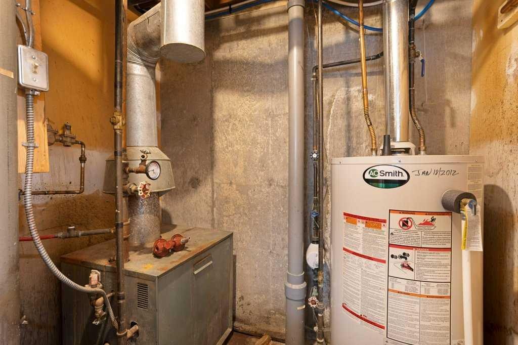 11 10 Street West, Brooks, AB - Indoor Photo Showing Basement