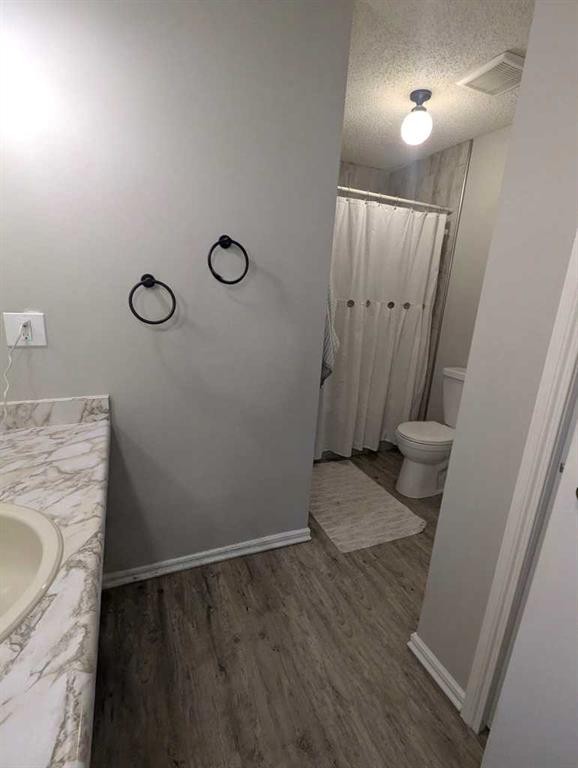 8 Louise Crescent, Duchess, AB - Indoor Photo Showing Bathroom