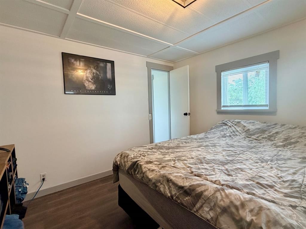 205 2 Street West, Munson, AB - Indoor Photo Showing Bedroom