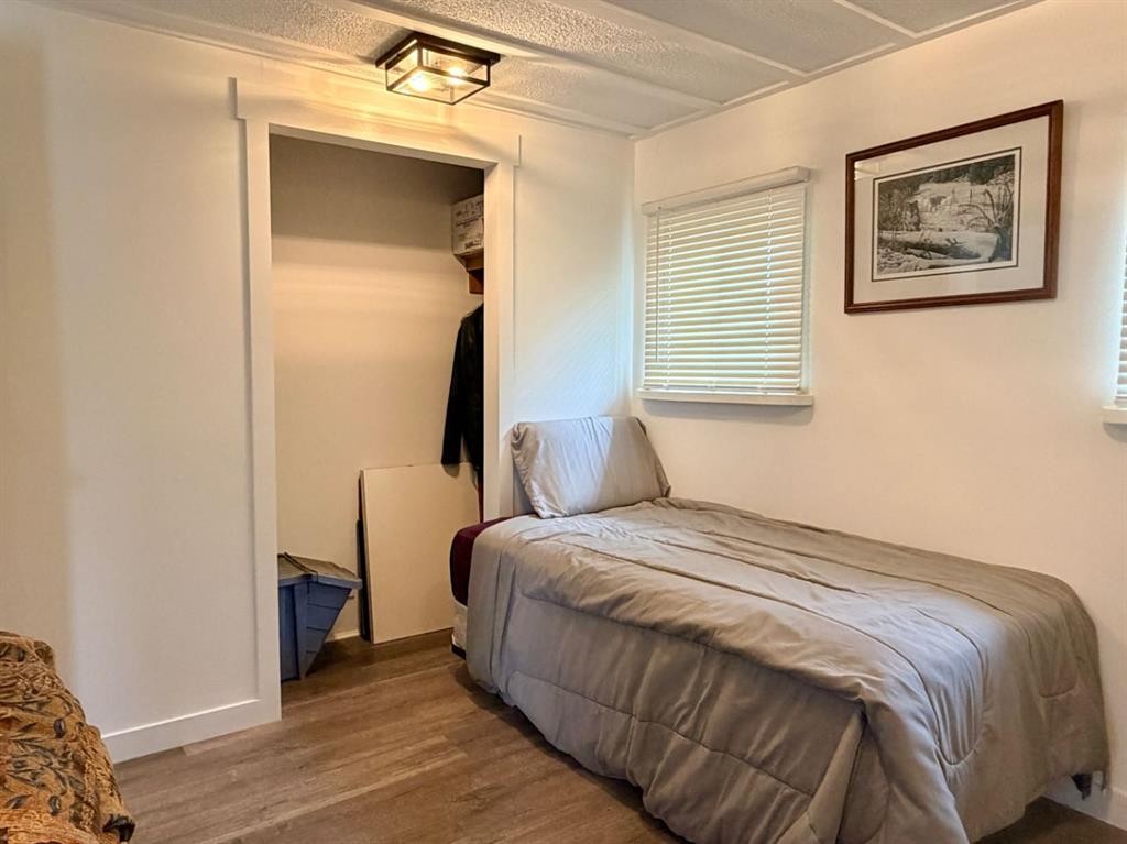 205 2 Street West, Munson, AB - Indoor Photo Showing Bedroom