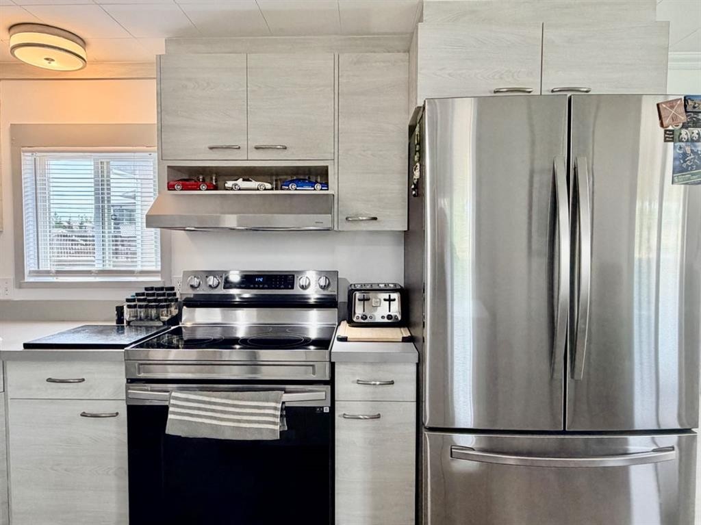 205 2 Street West, Munson, AB - Indoor Photo Showing Kitchen