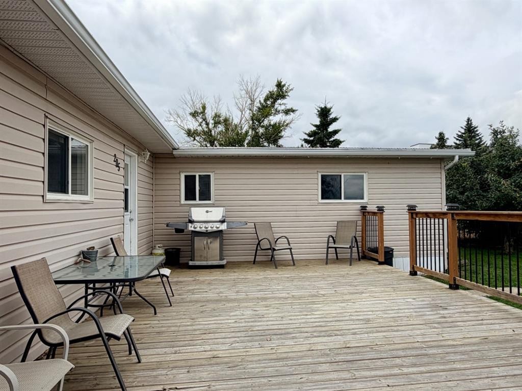 205 2 Street West, Munson, AB - Outdoor With Deck Patio Veranda With Exterior