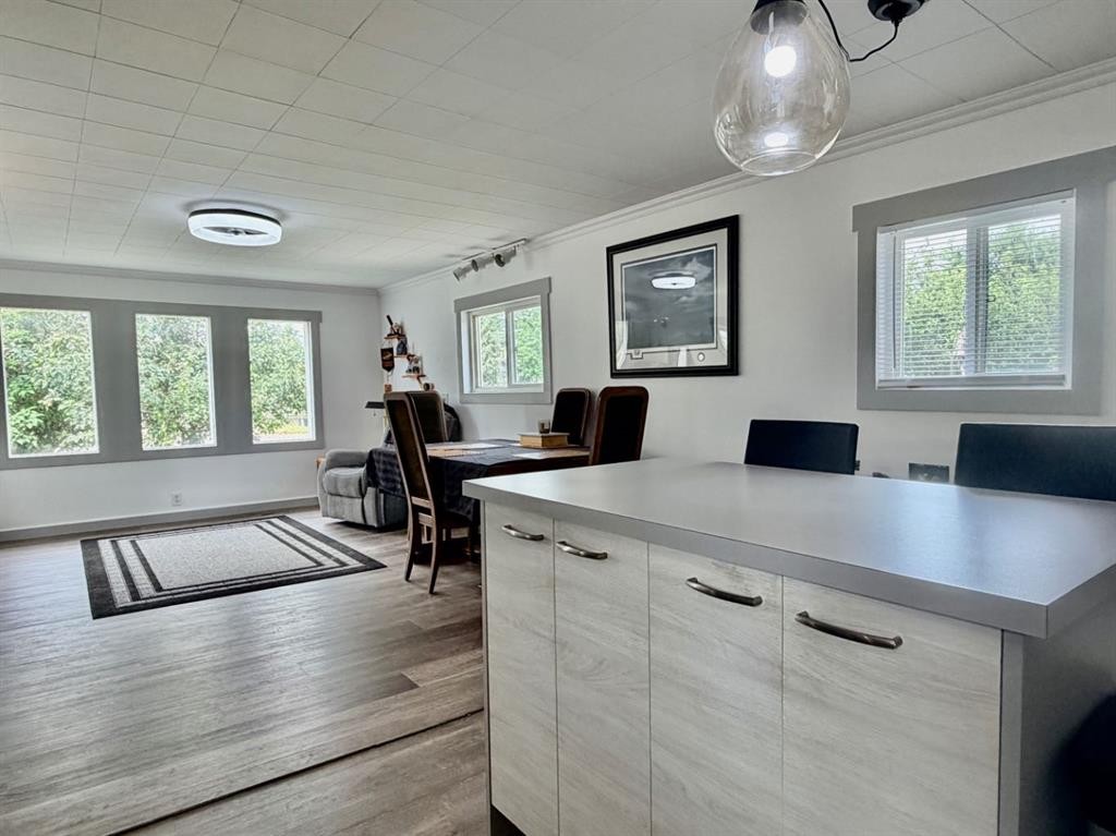 205 2 Street West, Munson, AB - Indoor
