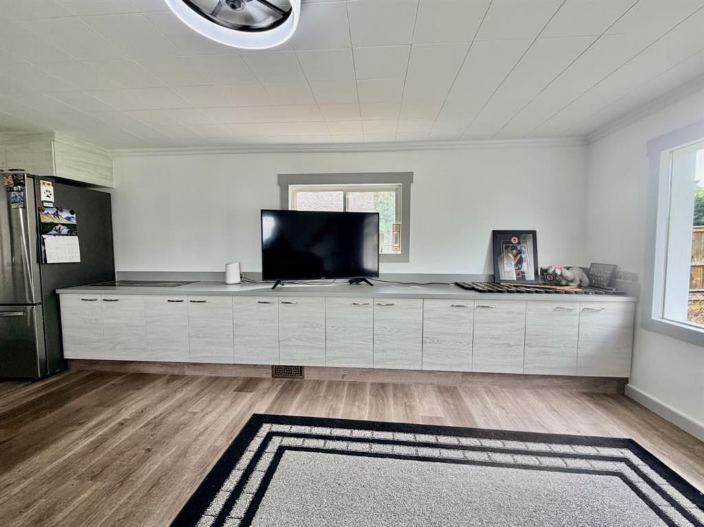 205 2 Street West, Munson, AB - Indoor