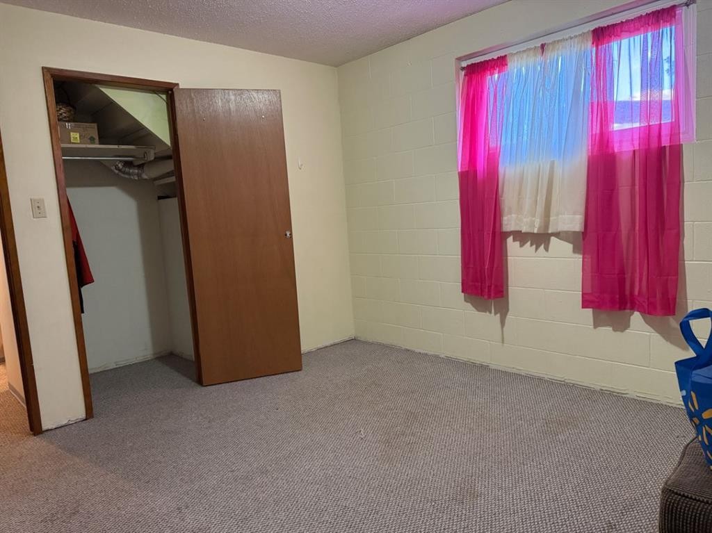 103 7 Avenue Se, Drumheller, AB - Indoor