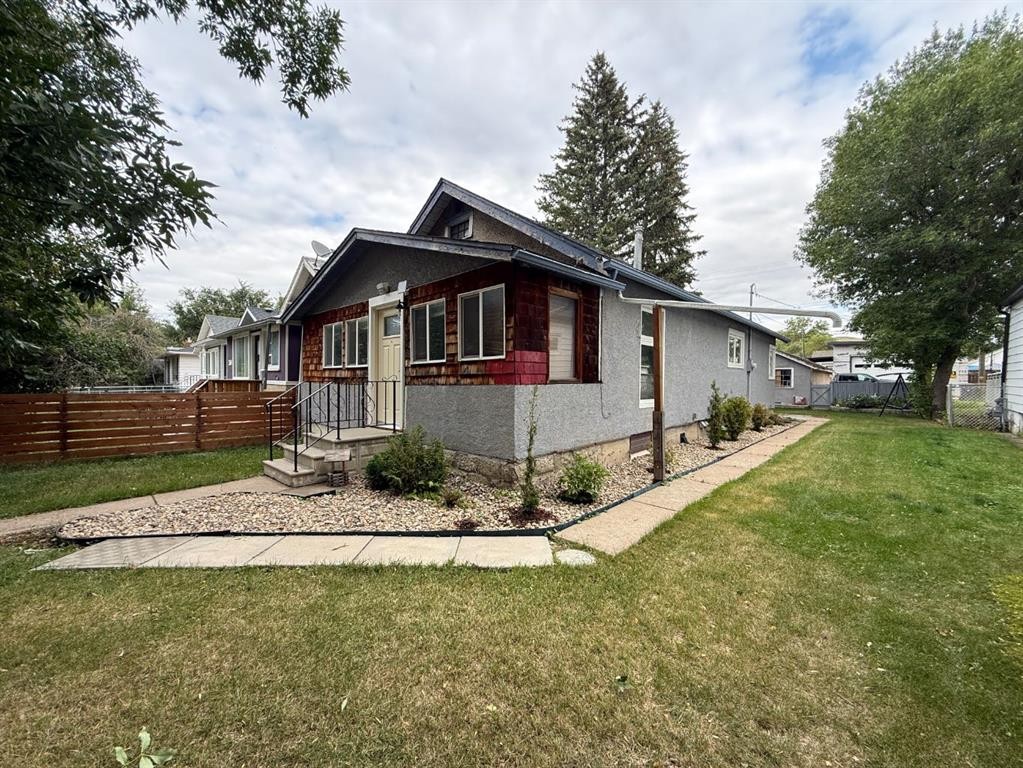 358 2 Street E, Drumheller, AB - Outdoor