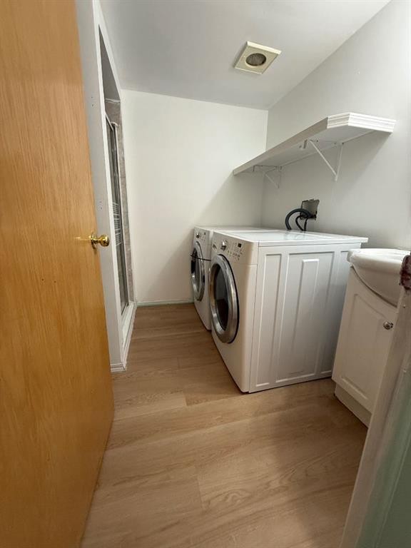358 2 Street E, Drumheller, AB - Indoor Photo Showing Laundry Room