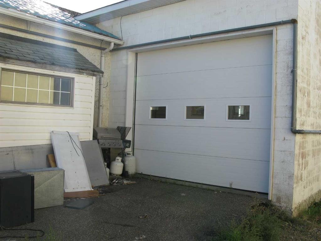 433 2 Avenue, Bassano, AB