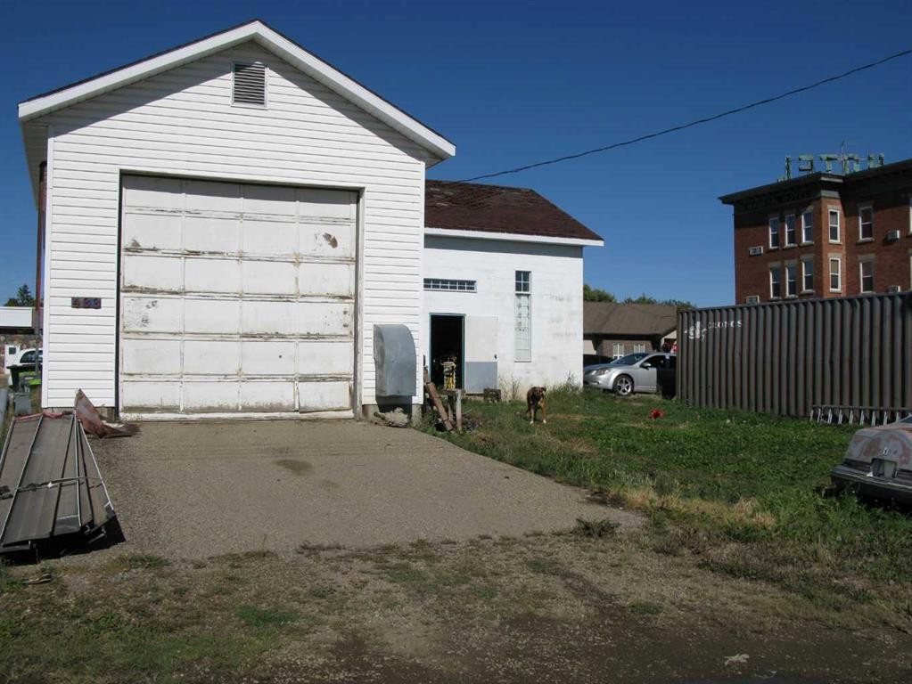 433 2 Avenue, Bassano, AB