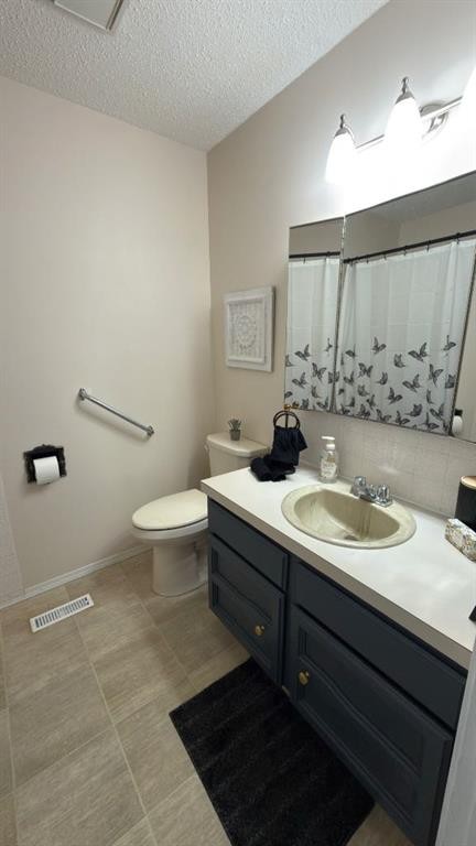 307 6 Avenue West, Hanna, AB
