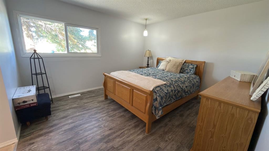 307 6 Avenue West, Hanna, AB