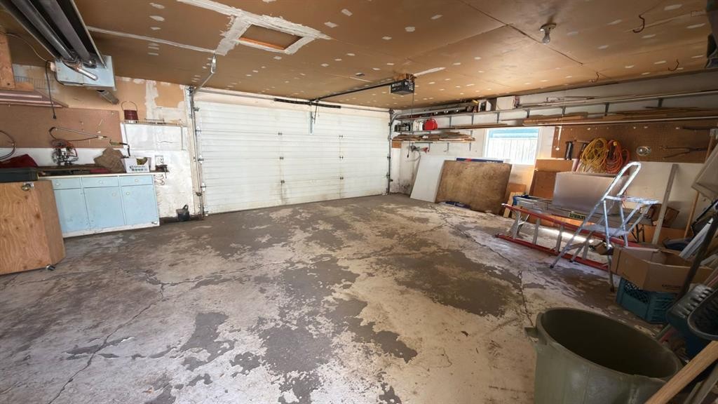 307 6 Avenue West, Hanna, AB