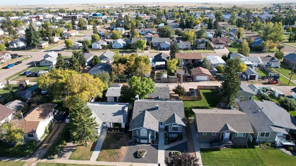 307 6 Avenue West, Hanna, AB