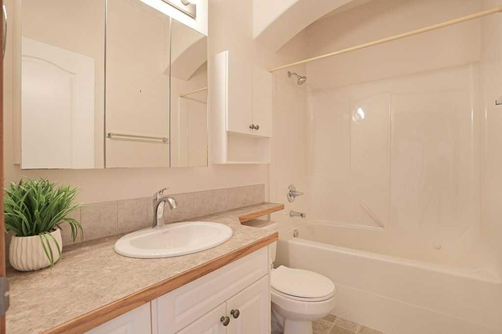 75 Sunset Crescent Sw, Medicine Hat, AB