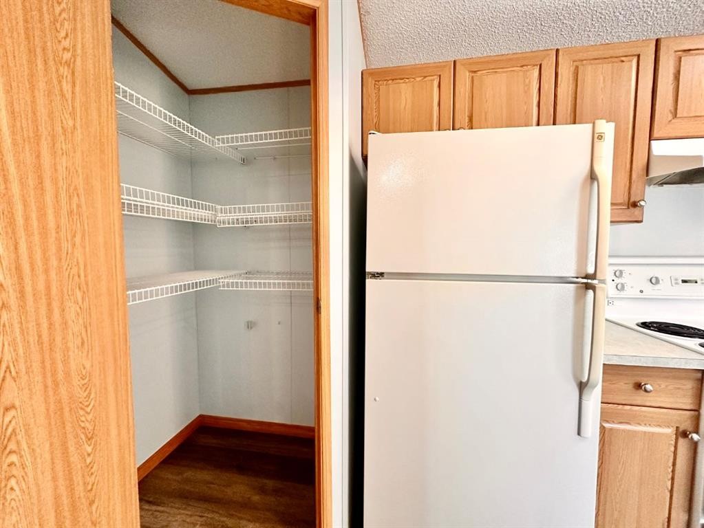 318-349 Railway Avenue, Duchess, AB