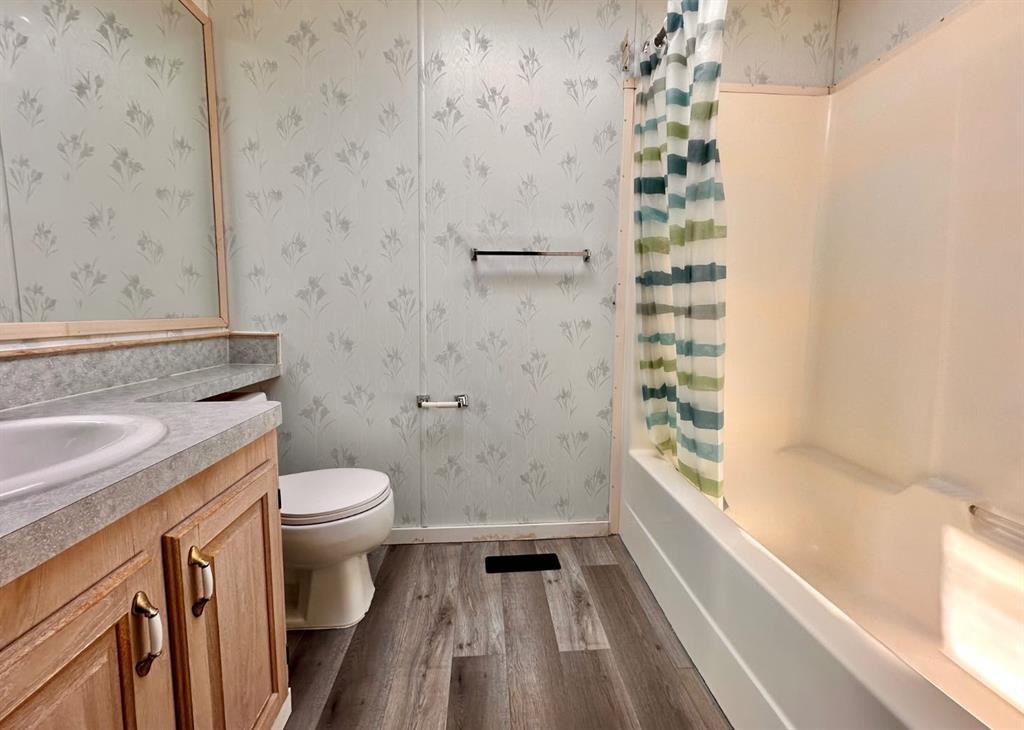 613 Iris Street, Rosemary, AB