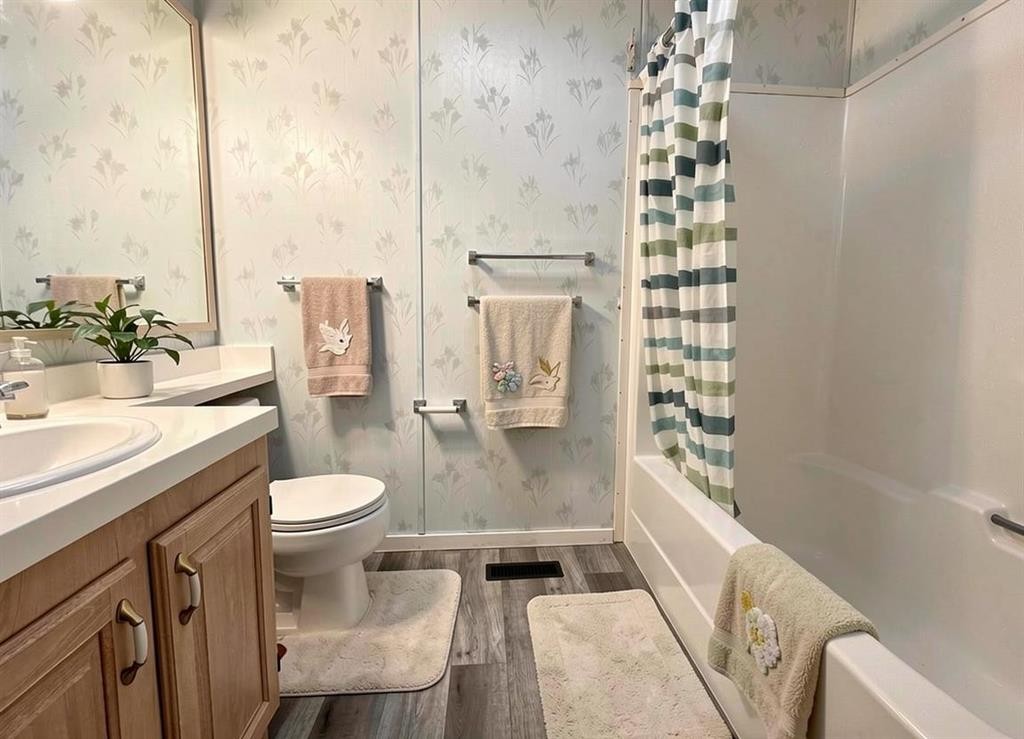 613 Iris Street, Rosemary, AB